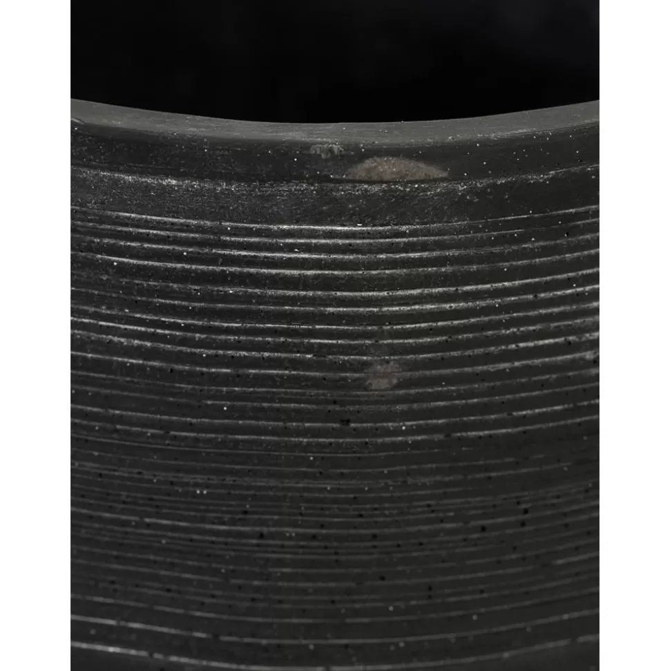 handgefertigter_ubertopf_ground_mit_geriffelter_oberflache_4-2.webp Shop House Doctor Handgefertigter Ubertopf Ground Mit Geriffelter Oberflache