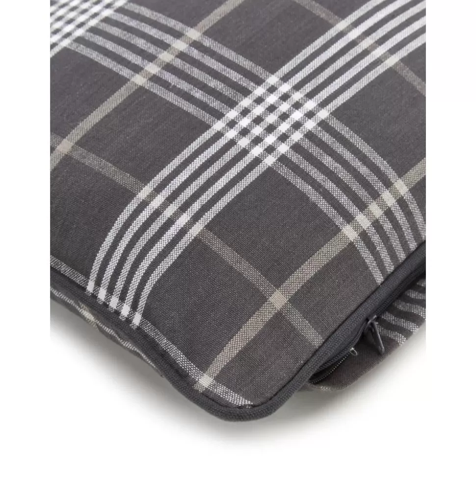 karierte_kissenhulle_stirling_mit_keder_3-8.webp Sale Westwing Collection Karierte Kissenhulle Stirling Mit Keder