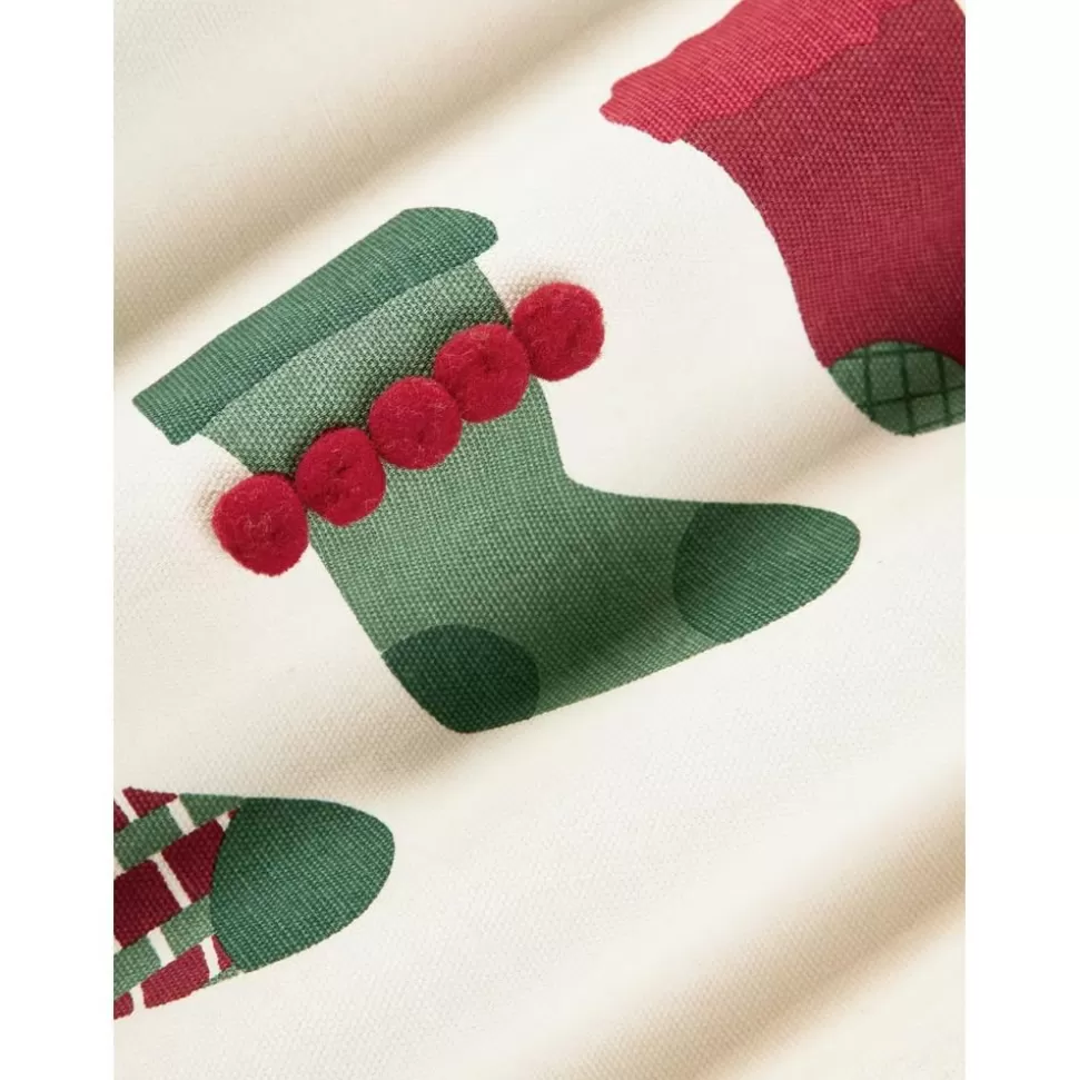 kissenhulle_coldin_mit_winterlichem_motiv_und_pompons_6-2.webp Outlet Westwing Collection Kissenhulle Coldin Mit Winterlichem Motiv Und Pompons