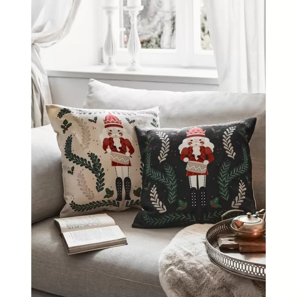 Best Westwing Collection Kissenhulle Drummer Mit Winterlichem Motiv