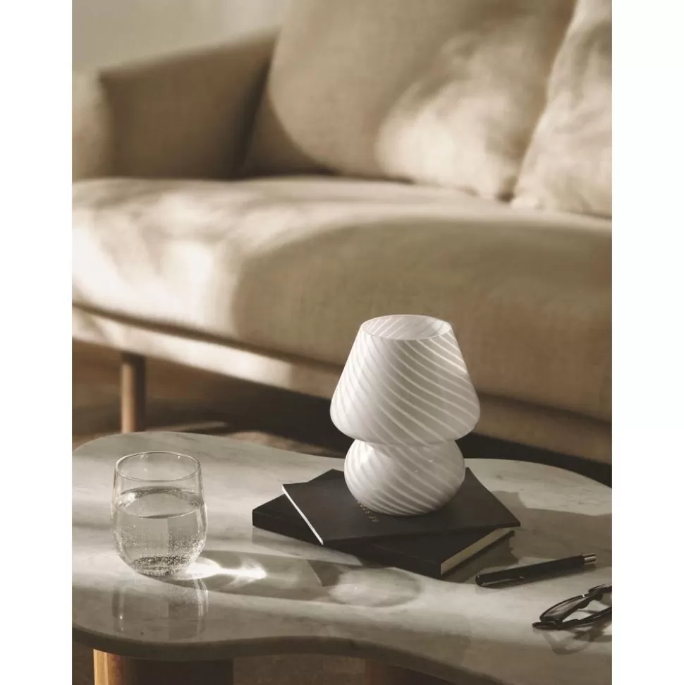 Fashion Westwing Collection Kleine Nachttischlampe Lareina Aus Opalglas