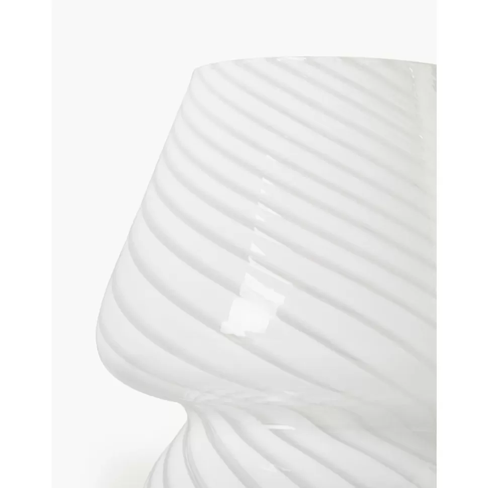 kleine_nachttischlampe_lareina_aus_opalglas_3-2.webp Fashion Westwing Collection Kleine Nachttischlampe Lareina Aus Opalglas