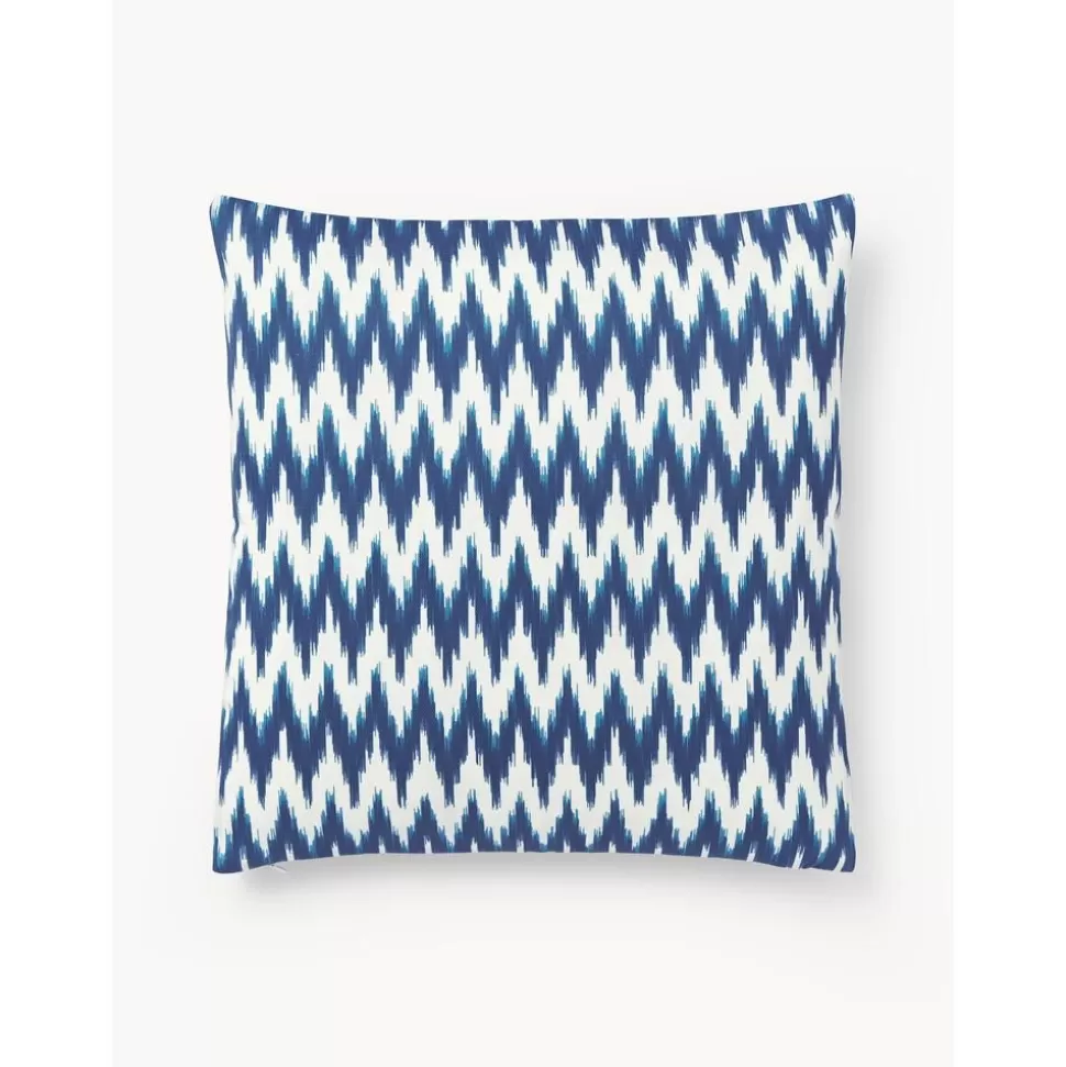 Outlet Westwing Collection Outdoor-Kissenhulle Maillot Mit Ikat Muster