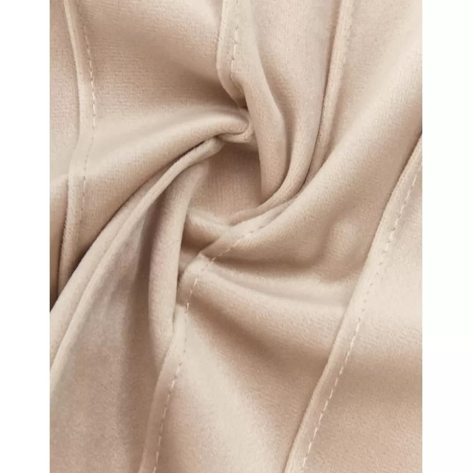 samtkissenhulle_lola_mit_strukturmuster_2-9.webp Store Westwing Collection Samt-Kissenhulle Lola Mit Strukturmuster