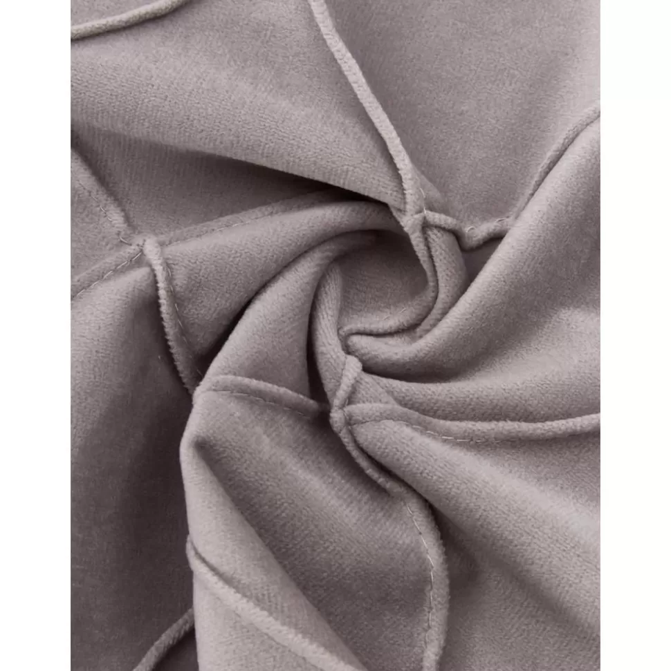 samtkissenhulle_luka_mit_strukturkaromuster_2-7.webp Store Westwing Collection Samt-Kissenhulle Luka Mit Struktur-Karomuster